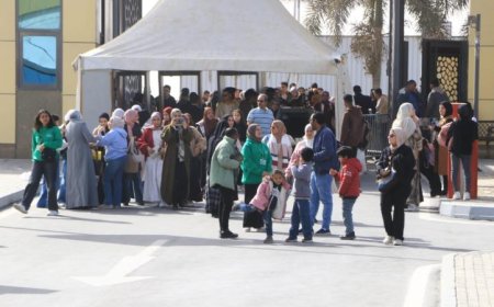 حضور جماهيري كبير في ثاني أيام معرض القاهرة الدولي للكتاب 57