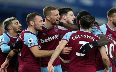 ويست هام يونايتد يحقق فوزًا ساحقًا بثلاثية أمام ساندرلاند في الدوري الإنجليزي