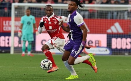 تولوز يحقق انتصاراً ساحقاً على بريست 2-0 ويعزز موقعه في المركز السابع بالدوري