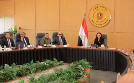 وزيرة التضامن تراقب تنفيذ التوصيات والقرارات الخاصة بصندوق تأمين الأسرة