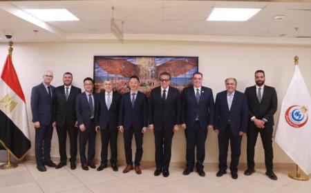 وزير الصحة يلتقي وفد شركة ميندراي الصينية لتعزيز التعاون في مجال الصناعات الطبية