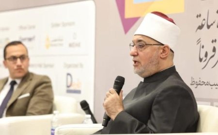 مفتي الجمهورية للشباب في معرض الكتاب يؤكد ضرورة بناء الهوية من خلال الأخلاق والسلوك