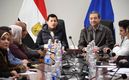 وزير الرياضة ومحافظ دمياط يناقشان سبل تعزيز دعم المنشآت الشبابية مع لجنتي النواب والشيوخ