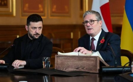 ستارمر يتواصل هاتفياً مع زيلينسكي لبحث أبرز القضايا السياسية