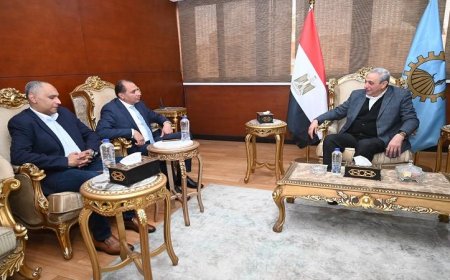 محافظ الغربية يستقبل نائب رئيس هيئة الشراء الموحد لمناقشة سُبل توفير الأدوية الناقصة