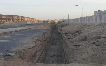 بدء إحلال وتجديد خط مياه البحر الأحمر المغذي لشارع المدارس لتحقيق تحسينات في البنية التحتية