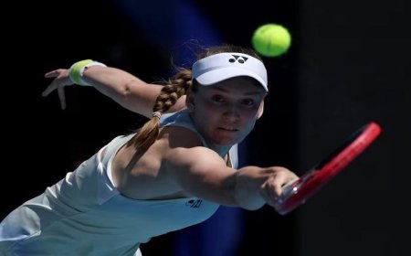 ريباكينا تتفوق على شفيونتيك وتتأهل لنصف نهائي أستراليا المفتوحة للتنس