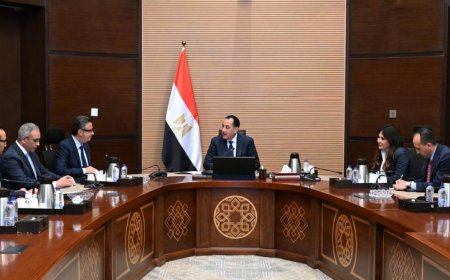 رئيس الوزراء يعقد اجتماعا مع وزير التموين لمتابعة استعدادات استقبال شهر رمضان المبارك