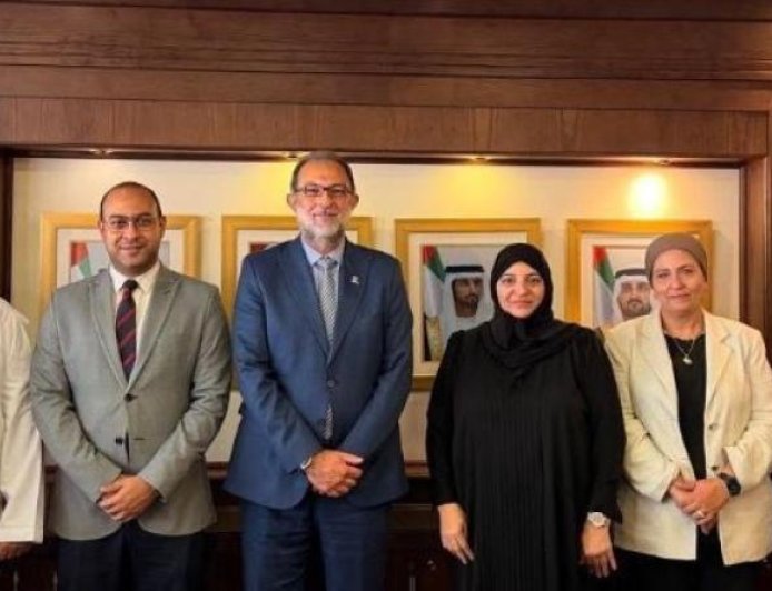 رئيس هيئة سلامة الغذاء يجتمع مع قيادات بلدية دبي لتعزيز تبادل الخبرات