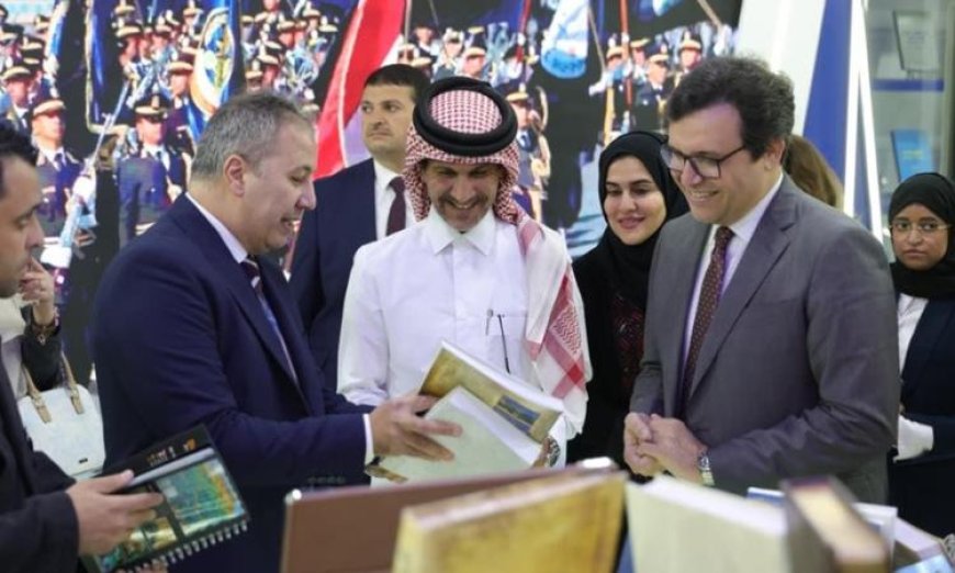وزير الثقافة يرافق السفير القطري في جولة مميزة بمعرض القاهرة الدولي للكتاب