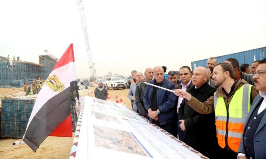 وزير النقل يستعرض مشروع القطار السريع الذي يربط البحرين الأحمر والمتوسط بالصور