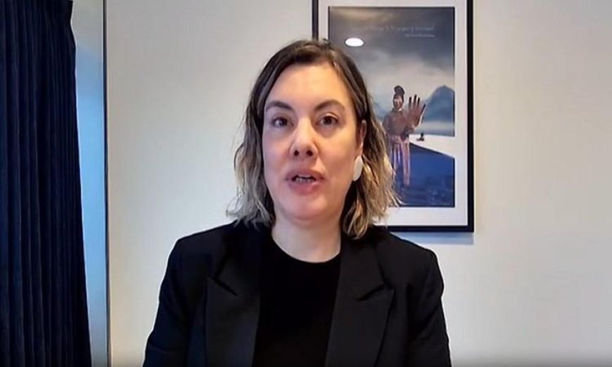 وزيرة اقتصاد جرينلاند ترفض أي محاولات للسيطرة على الجزيرة