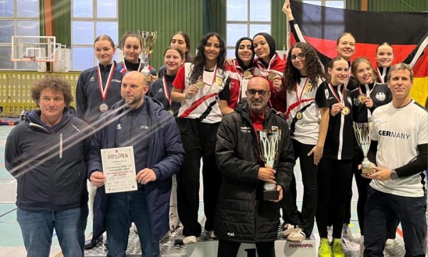 وزير الشباب والرياضة يحتفل بإنجازات منتخب مصر للسلاح وتهنئة خاصة لزياد السيسي