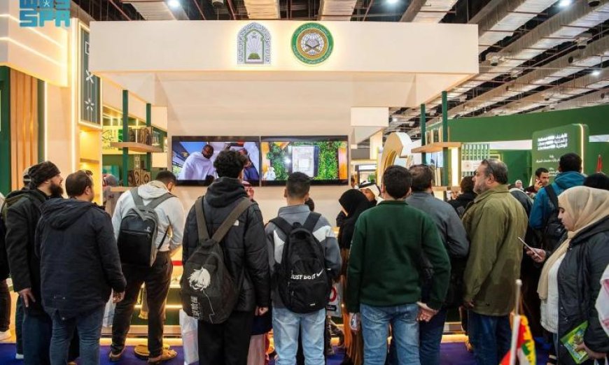 زوار جناح الشؤون الإسلامية السعودية في معرض الكتاب يشيدون بدور المملكة البارز في الثقافة والدين