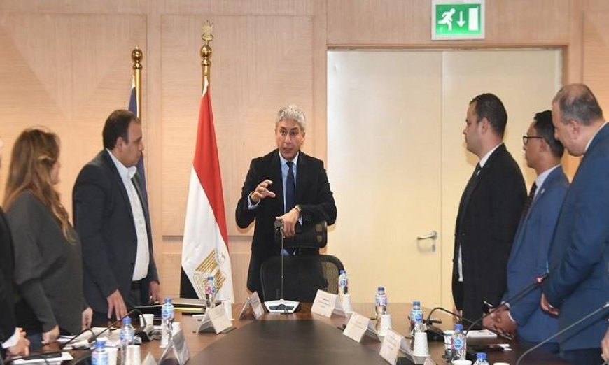 وزير السياحة يبرز ضرورة تحديث الهياكل التنظيمية لتعزيز قطاع السياحة