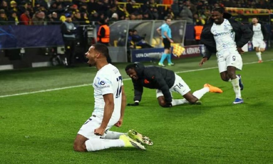 إنتر ميلان يحقق انتصارًا حاسمًا على دورتموند 2-0 ويضمن التأهل إلى ملحق دوري أبطال أوروبا