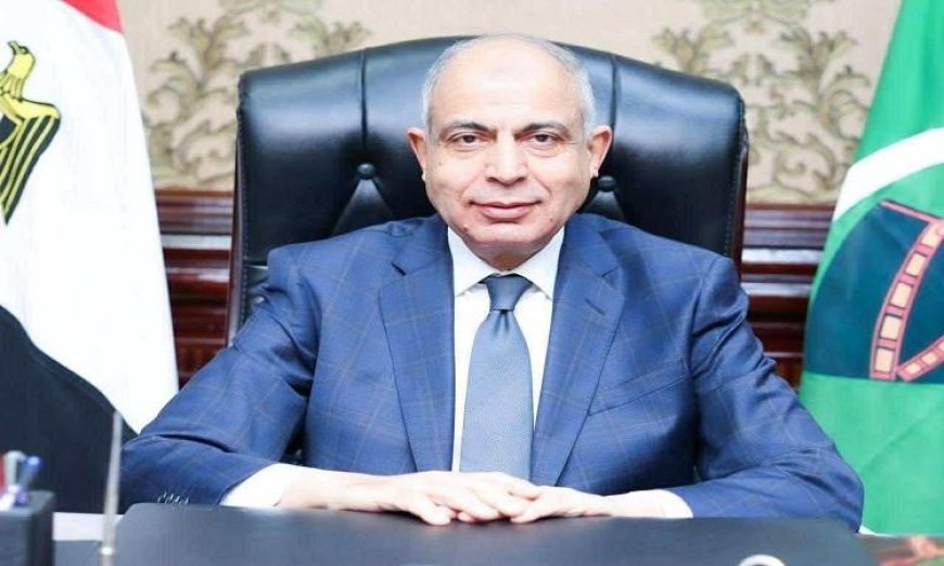 محافظ المنيا يعلن عن تركيب 50 وصلة مياه مجانية للأسر المحتاجة لتحسين مستوى الحياة