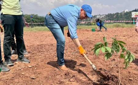 وزير الري يتألق في احتفالات يوم أوموجاندا في رواندا بالصور