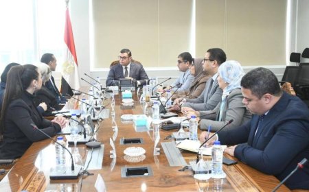 وزير الإسكان يناقش تعزيز التعاون مع مدير مكتب الهابيتات في مصر