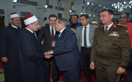 محافظ بورسعيد يشارك في احتفالات ليلة النصف من شعبان بالمسجد العباسي بحي العرب