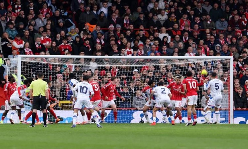 نوتنجهام فورست يحقق تعادلاً مثيراً ضد كريستال بالاس 1-1 في الدوري الإنجليزي الممتاز