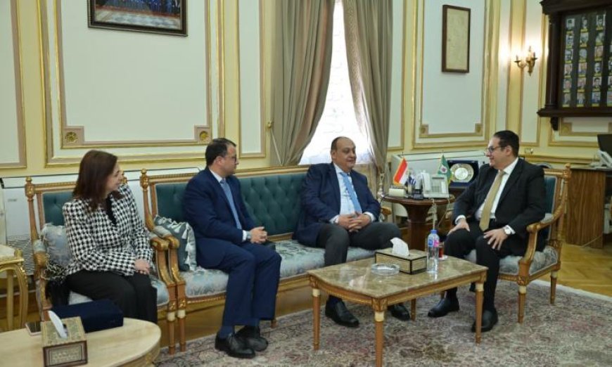 رئيس جامعة القاهرة يرحب بوفد وزارة الخارجية المصرية في زيارة خاصة لشؤون إفريقيا