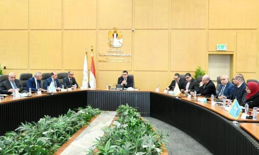 وزير الإسكان يعلن عن خطة شاملة لتحسين أداء الوزارة وتطوير الخدمات