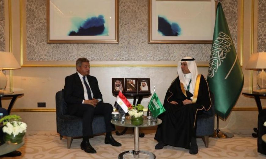 رئيس الهيئة العليا للإعلام يعقد لقاءات هامة خلال المنتدى السعودي للإعلام