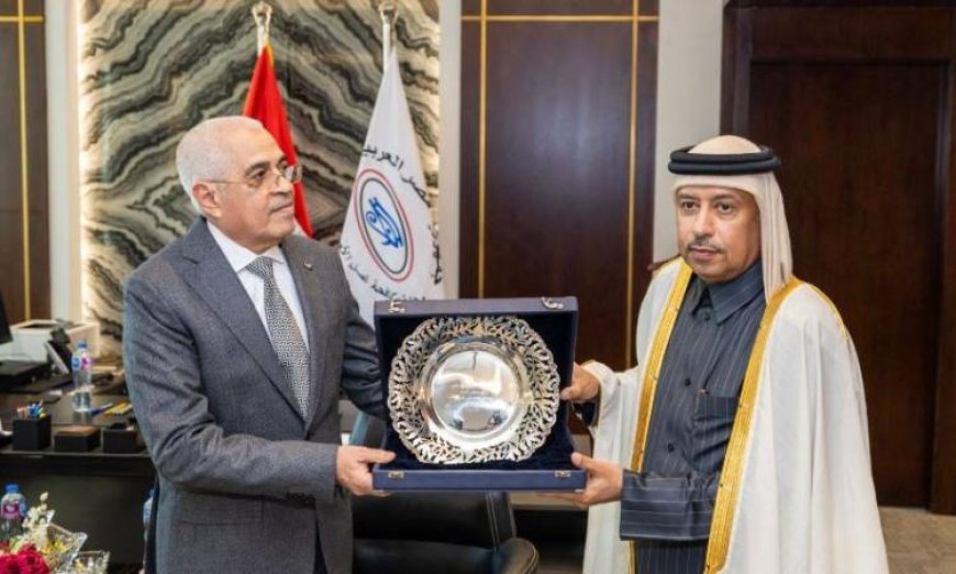 رئيس مجلس أمناء مكافحة غسل الأموال يناقش تعزيز التعاون الثنائي مع النائب العام القطري