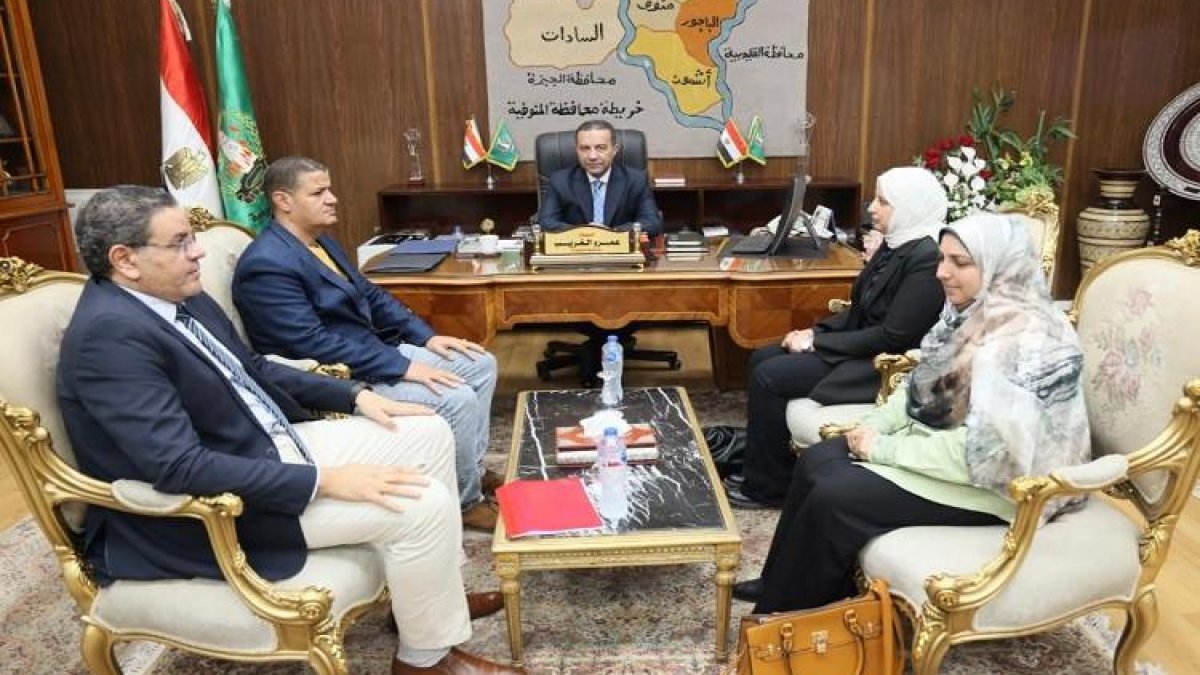 محافظ المنوفية يكرم مديري مستشفى حميات شنتنا الحجر والمركز التكنولوجي تقديراً لجهودهم المتميزة
