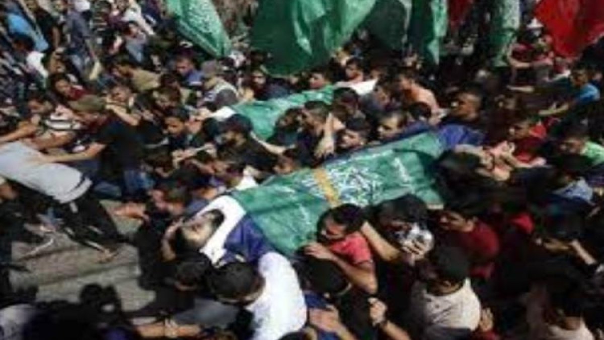 استشهاد 7 فلسطينيين وإصابة آخرين في قصف إسرائيلي على وسط قطاع غزة