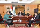 محافظ الفيوم يستعرض استراتيجيات تعزيز الاستثمار البيئي والسياحي في محمية قارون