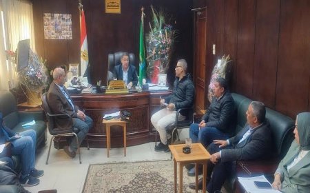 السكرتير العام المساعد بالفيوم يتابع التطورات الحديثة في ملف المتغيرات المكانية