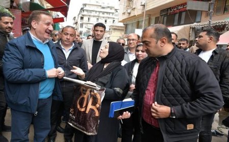 محافظ بورسعيد يزور البازار القديم لمتابعة تحسين الانضباط وتطوير الخدمات السياحية