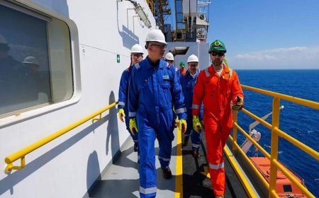 وزير البترول يزور سفينة حفر جديدة لبدء تشغيل 5 آبار غاز لصالح بي بي وأركيوس