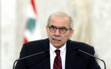 رئيس وزراء لبنان يندد باستهداف الإعلاميين ويعتبره انتهاكاً صارخاً للقانون الدولي الإنساني