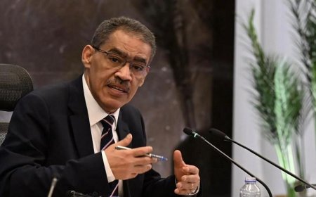 رشوان يفيد بأن العالم يواجه أزمة طاقة وتقييد الحركة في الممرات المائية