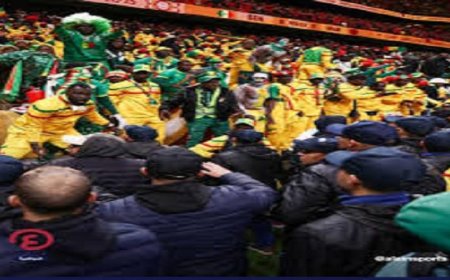 مدرب منتخب السنغال يساند جماهيره المحتجزة في المغرب