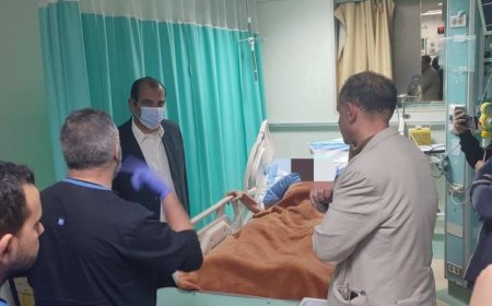 نائب وزير الصحة يقرر منح مكافأة لمستشفى زايد التخصصي ويطالب بالتحقيق في إدارة المركزي