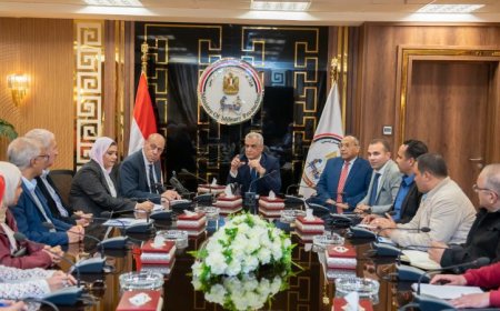 وزير الدولة للإنتاج الحربي يشدد على دور الإعلام الحيوي في تشكيل الهوية الوطنية