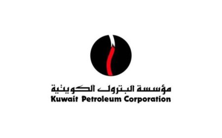 إطفاء حريق ناقلة النفط الكويتية السالمي في دبي بنجاح