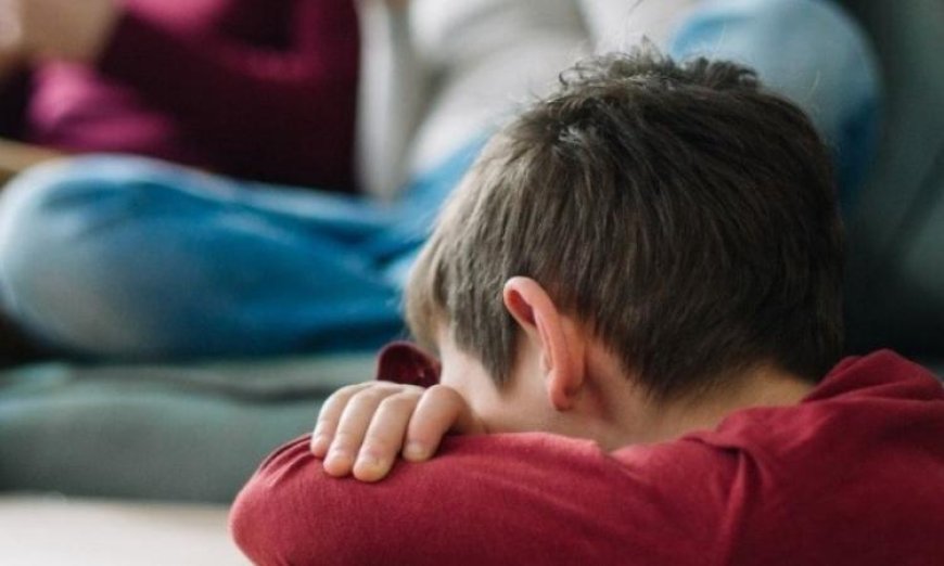 تقرير يكشف كيف يؤثر الغياب العاطفي للأم على استقرار الأسرة ويزيد من سوء سلوك الأبناء