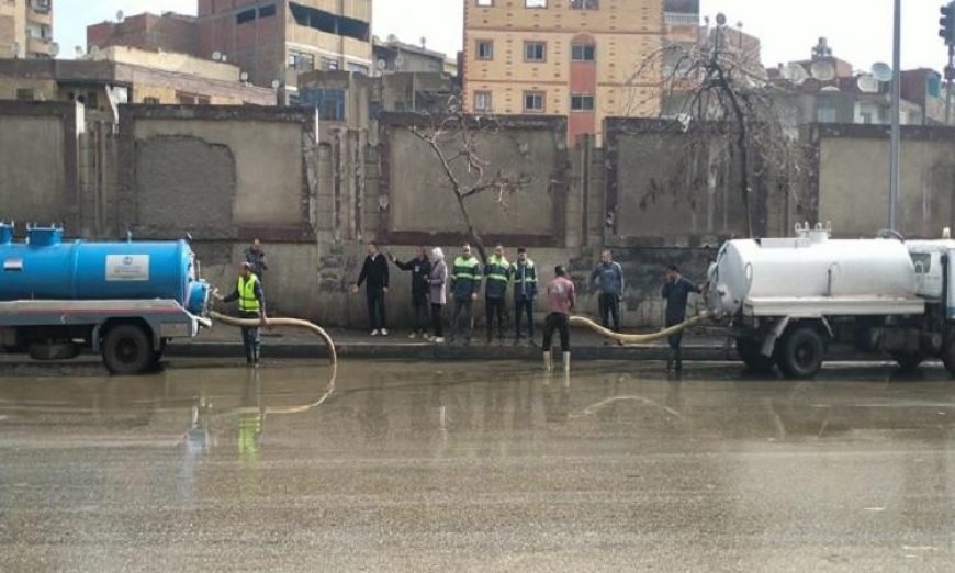 محافظ القليوبية يتفقد جهود شفط مياه الأمطار في مدن وأحياء المحافظة