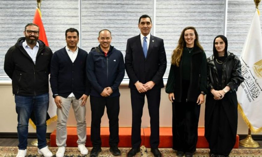 اجتماع مثير بين وزير الرياضة ووفد الاتحاد الدولي للريشة الطائرة لتعزيز التعاون الرياضي