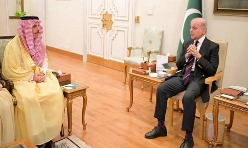 رئيس وزراء باكستان يعبر عن دعم بلاده القوي للسعودية في مواجهة التحديات