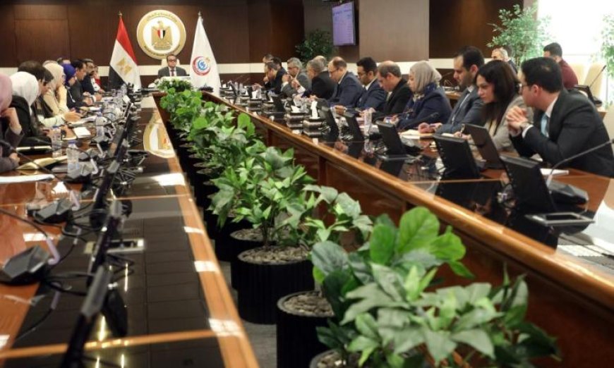 وزير الصحة يقود اجتماعاً حاسماً لمناقشة الحساب الختامي لموازنة 2024-2025