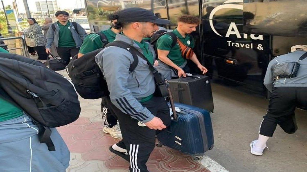 بعثة الجزائر لكرة الصالات تصل القاهرة لتستعد لمواجهة منتخب مصر وديا