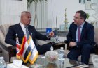رئيس القابضة لمصر للطيران يلتقي سفير بريطانيا في القاهرة لبحث تعزيز التعاون المشترك