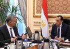 رئيس الوزراء يناقش ملفات مهمة مع وزير البترول والثروة المعدنية لتعزيز التعاون والإنجازات