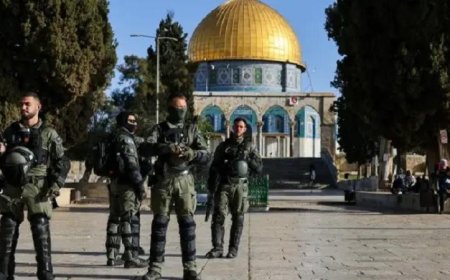 الاحتلال يستمر في إغلاق المسجد الأقصى وكنيسة القيامة لليوم السابع والثلاثين
